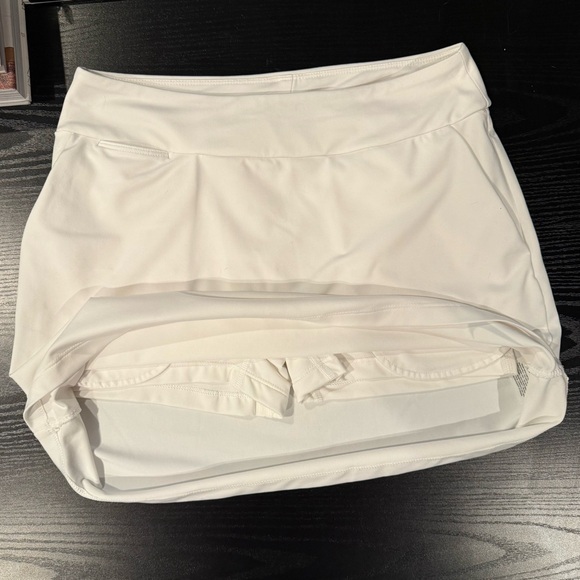 Nike Dri-FIT White Tennis/Golf Skort - Picture 3 of 4
